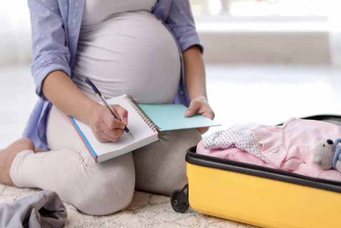 Hospital-Bag-Checklist-for-Mom-and-Baby