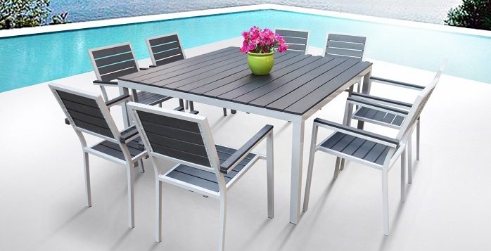 Choosing a Metal Outdoor Table for Your Patio