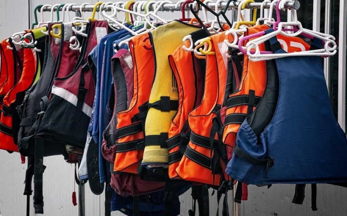 Types-of-Life-Jackets-and-Vests 